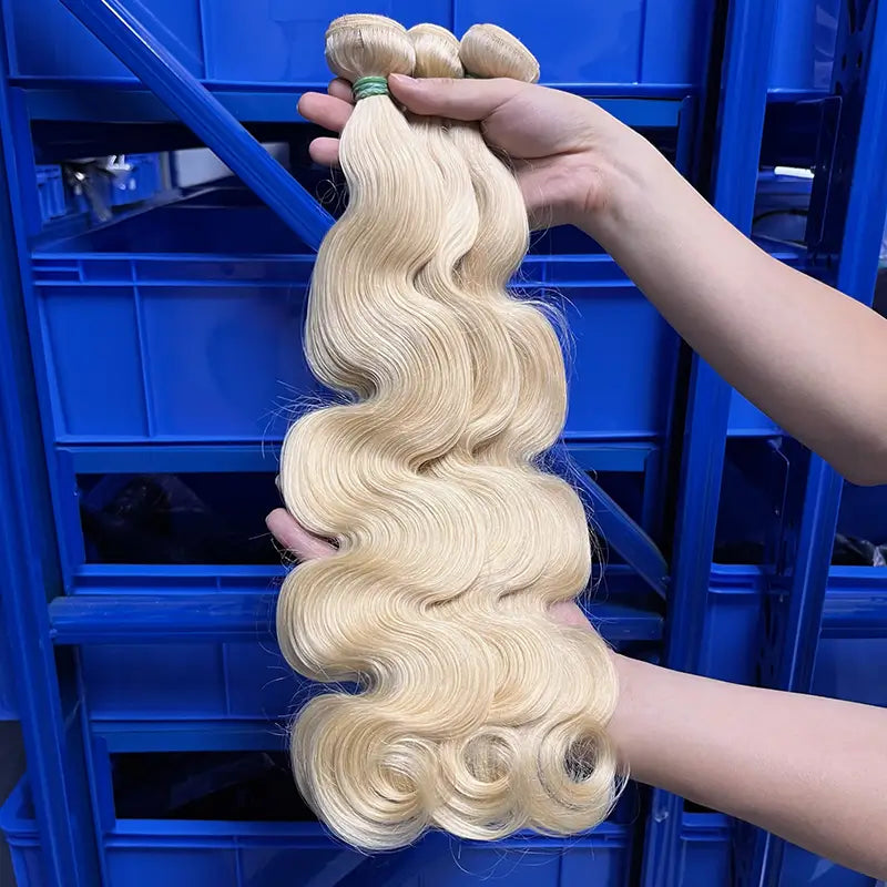 12A #613 Tissage de cheveux bruts blonds ondulés